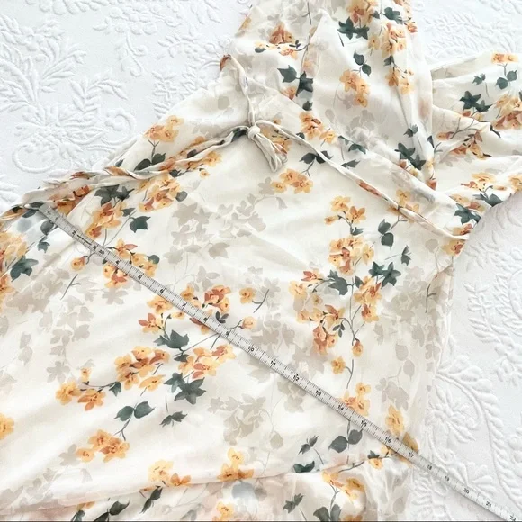 NWOT Lulus Shadow Blooms Cream Floral Print Ruffled Maxi Dress XS Small - Picture 16 of 16